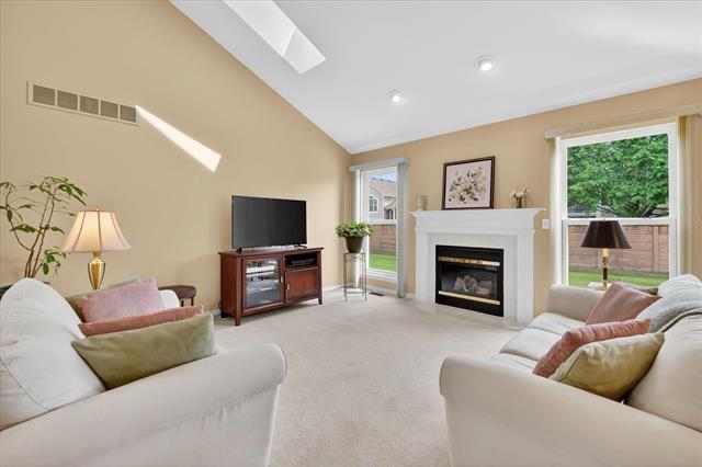 Builiding view nine for 4288 Gardenia, Sterling Heights, MI. 48314