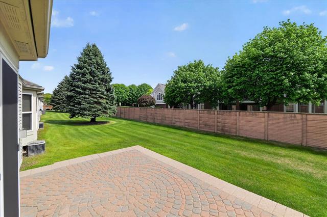 Builiding view thirty nine for 4288 Gardenia, Sterling Heights, MI. 48314