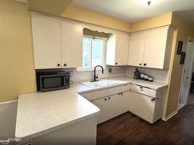 Builiding view three for 44790 Kemp, Sterling Heights, MI. 48314