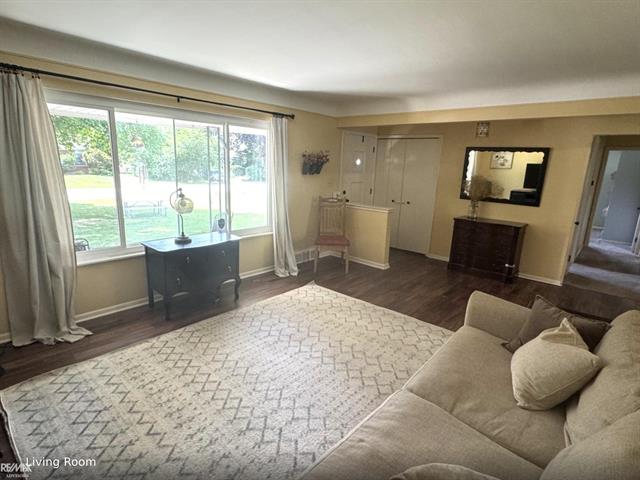 Builiding view two for 44790 Kemp, Sterling Heights, MI. 48314