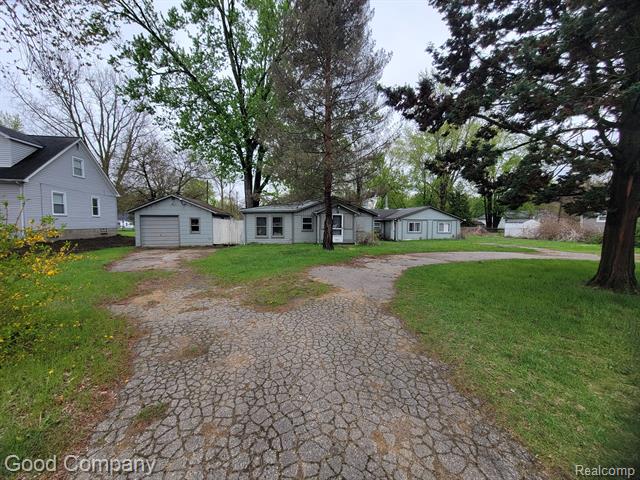 front view for 8558 Messmore, Utica, Mi. 48317