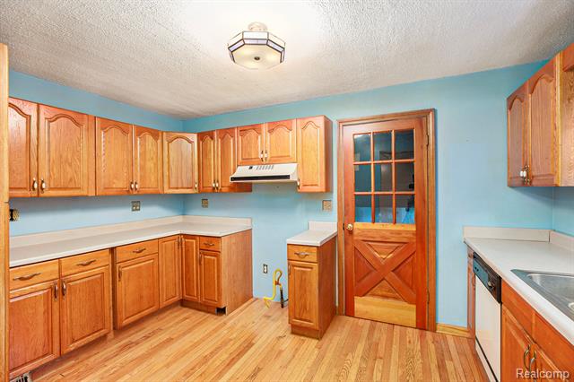 Builiding view eleven for 8123 Janis, Utica, MI. 48317