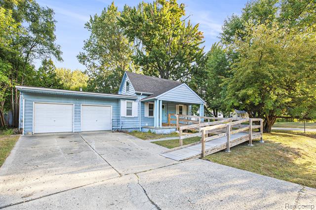 Builiding view one for 8123 Janis, Utica, MI. 48317