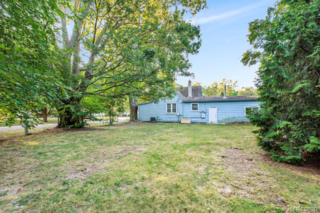 Builiding view twenty three for 8123 Janis, Utica, MI. 48317