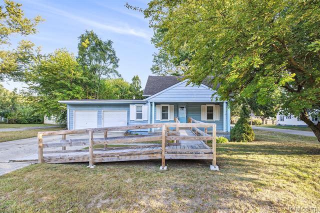 front view for 8123 Janis, Utica, Mi. 48317