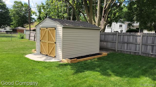 Builiding view forty two for 46075 Hecker, Utica, MI. 48317
