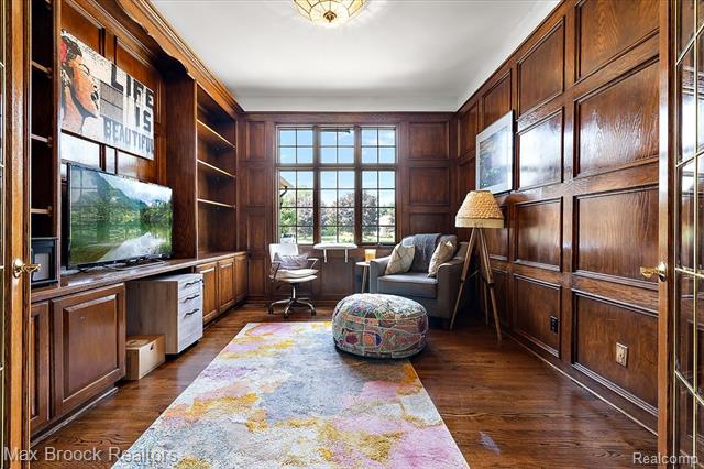 Builiding view eighteen for 13000 Janine, Utica, MI. 48315