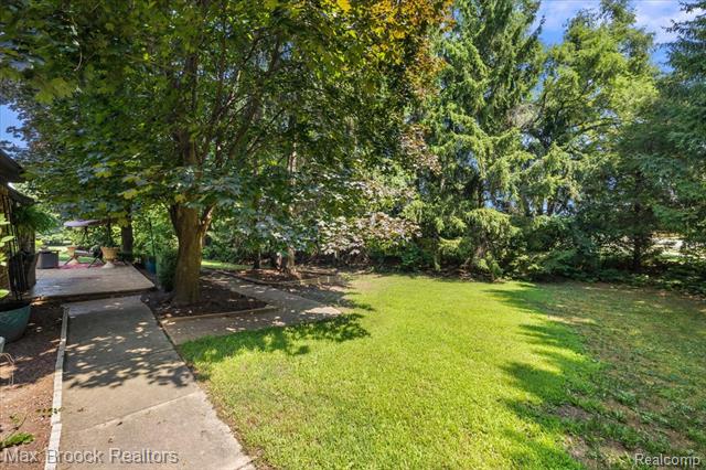 Builiding view thirty nine for 13000 Janine, Utica, MI. 48315