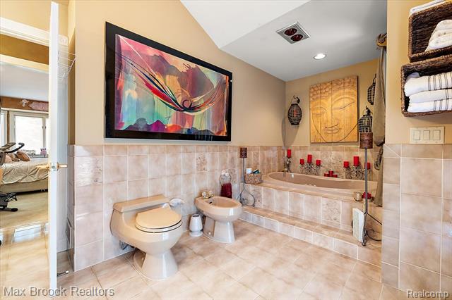 Builiding view twenty eight for 13000 Janine, Utica, MI. 48315