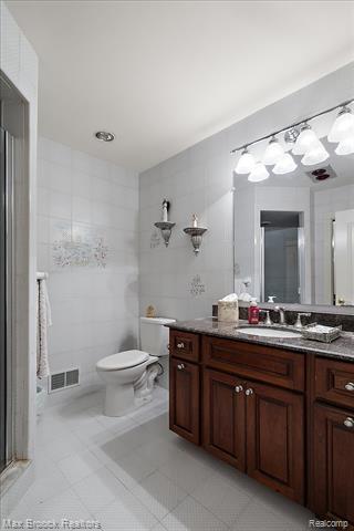 Builiding view twenty one for 13000 Janine, Utica, MI. 48315