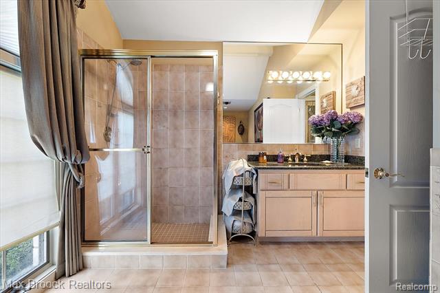 Builiding view twenty seven for 13000 Janine, Utica, MI. 48315