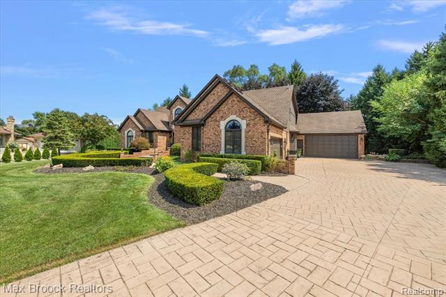 Builiding view two for 13000 Janine, Utica, MI. 48315