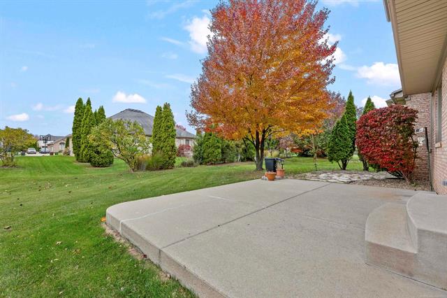 Builiding view five for 46271 Glen Eagle, Utica, MI. 48315