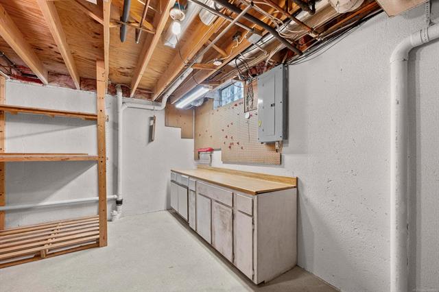 Builiding view forty eight for 46271 Glen Eagle, Utica, MI. 48315