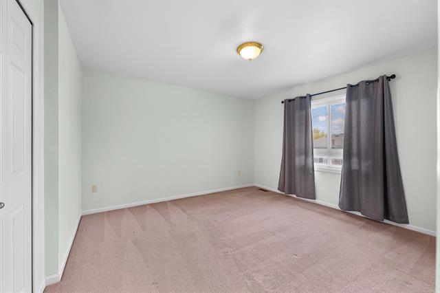 Builiding view forty one for 46271 Glen Eagle, Utica, MI. 48315