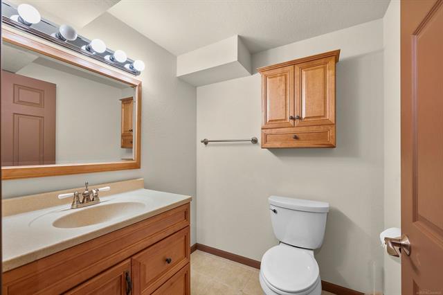 Builiding view forty seven for 46271 Glen Eagle, Utica, MI. 48315