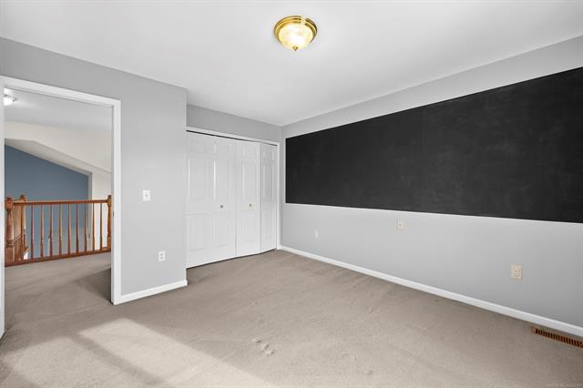 Builiding view forty for 46271 Glen Eagle, Utica, MI. 48315