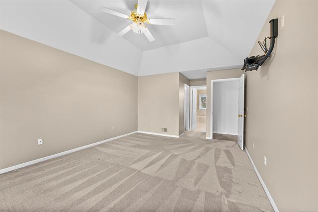 Builiding view thirty five for 46271 Glen Eagle, Utica, MI. 48315