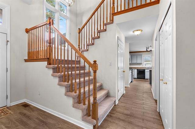 Builiding view thirty three for 46271 Glen Eagle, Utica, MI. 48315