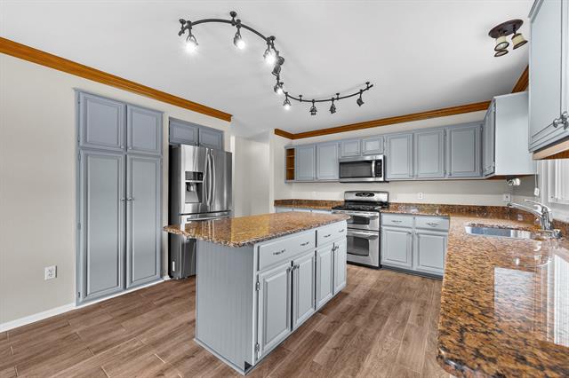 Builiding view twenty three for 46271 Glen Eagle, Utica, MI. 48315