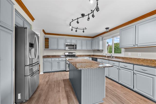 Builiding view twenty two for 46271 Glen Eagle, Utica, MI. 48315