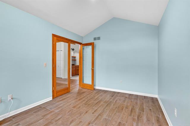 Builiding view twenty for 46271 Glen Eagle, Utica, MI. 48315