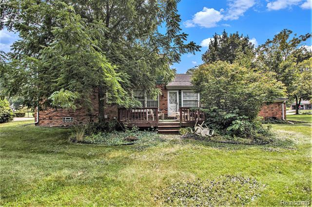 Builiding view fourteen for 6525 Little Turkey R, Utica, MI. 48317