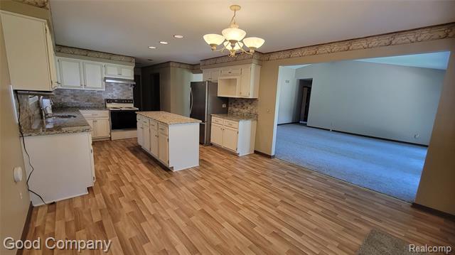 Builiding view four for 11027 Russell, Utica, MI. 48317
