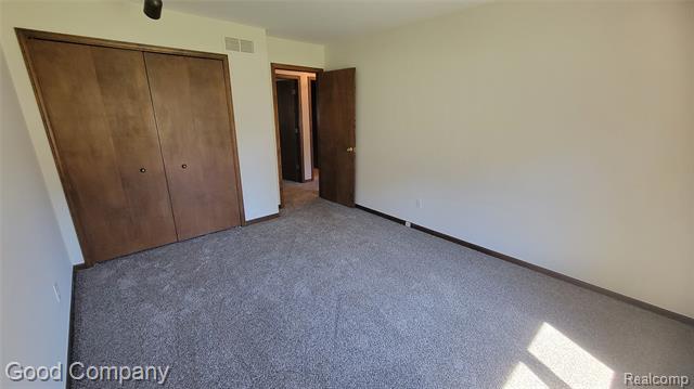Builiding view thirty for 11027 Russell, Utica, MI. 48317