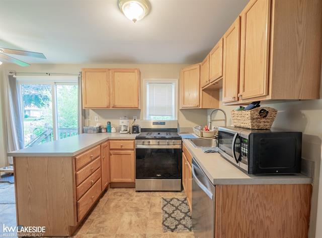 Builiding view nine for 2100 Collins, Utica, MI. 48317