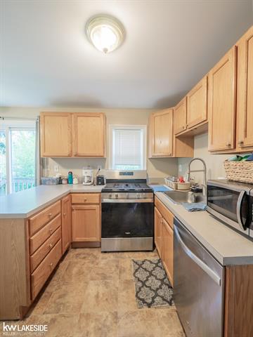 Builiding view seven for 2100 Collins, Utica, MI. 48317