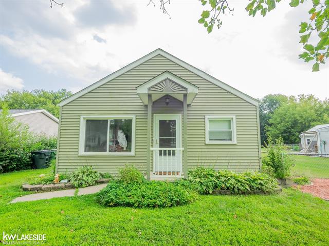 front view picture of 2100 Collins, Utica, MI. 48317