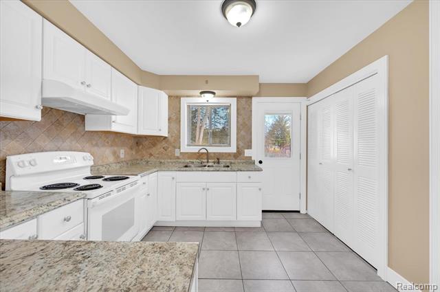 Builiding view five for 8365 21 Mile, Utica, MI. 48317