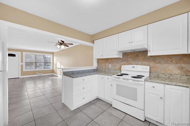 Builiding view seven for 8365 21 Mile, Utica, MI. 48317