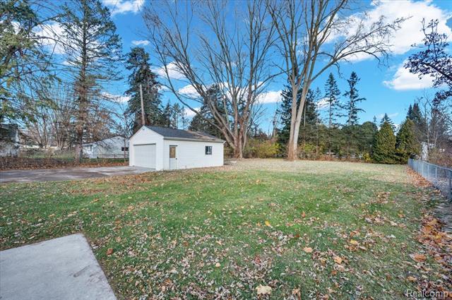 Builiding view sixteen for 8365 21 Mile, Utica, MI. 48317