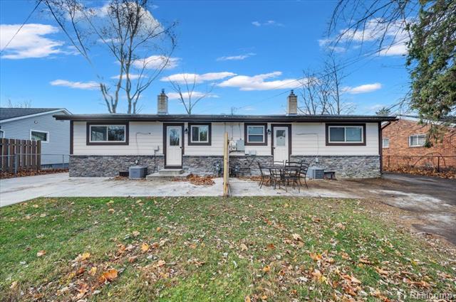 Builiding view thirteen for 8365 21 Mile, Utica, MI. 48317