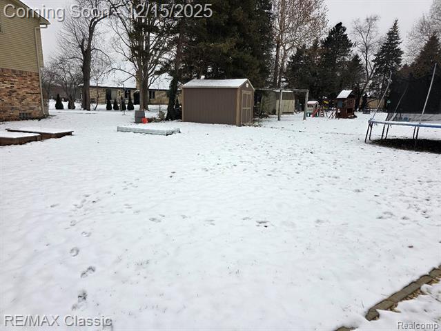 Builiding view one for 48765 Ben Franklin, Utica, MI. 48315