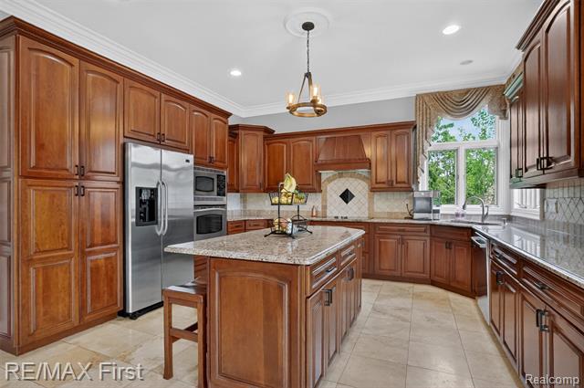 Builiding view eighteen for 13800 Berryknoll, Utica, MI. 48315
