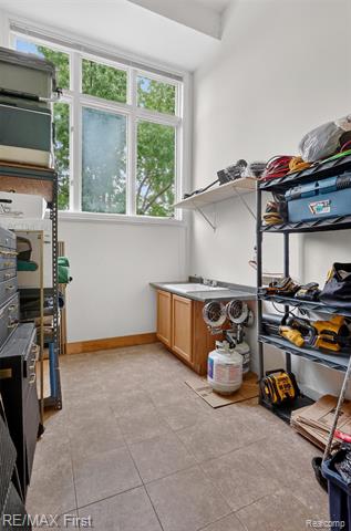 Builiding view forty three for 13800 Berryknoll, Utica, MI. 48315