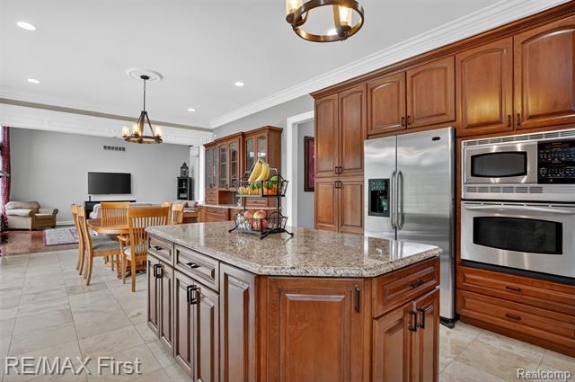 Builiding view nineteen for 13800 Berryknoll, Utica, MI. 48315