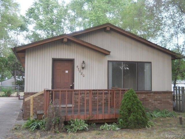 front view picture of 47080 Greenview, Utica, MI. 48317