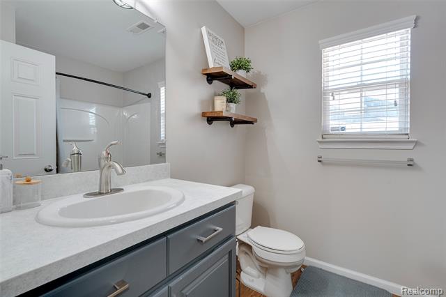 Builiding view fifteen for 11375 North Woods, Utica, MI. 48317