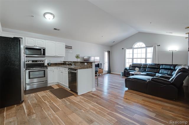 Builiding view four for 11375 North Woods, Utica, MI. 48317