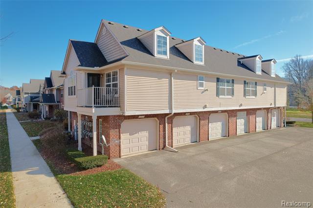 Builiding view one for 11375 North Woods, Utica, MI. 48317