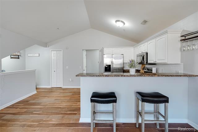 Builiding view seven for 11375 North Woods, Utica, MI. 48317