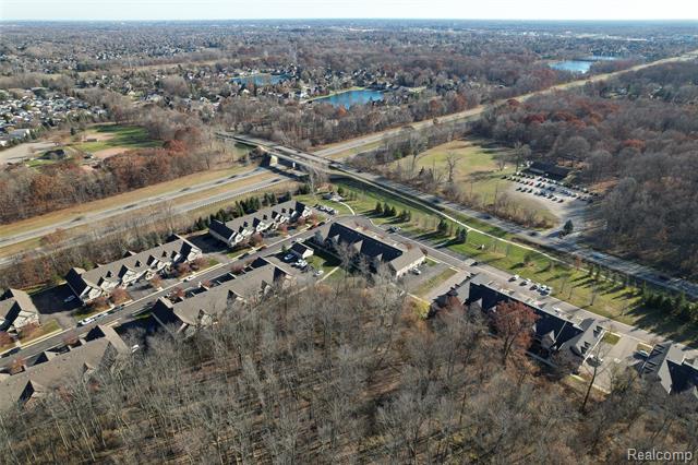 Builiding view thirty three for 11375 North Woods, Utica, MI. 48317