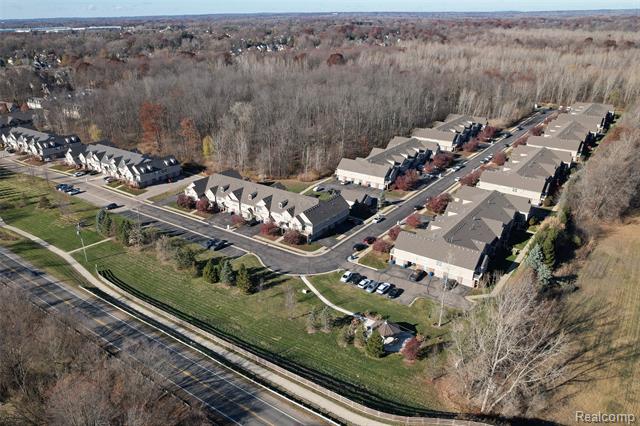 Builiding view twenty eight for 11375 North Woods, Utica, MI. 48317