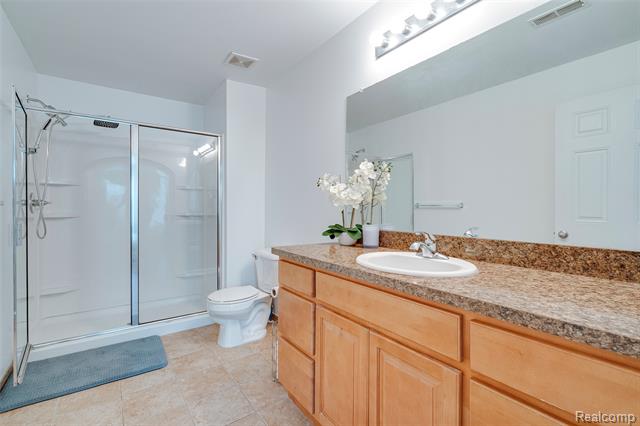 Builiding view twenty one for 11375 North Woods, Utica, MI. 48317