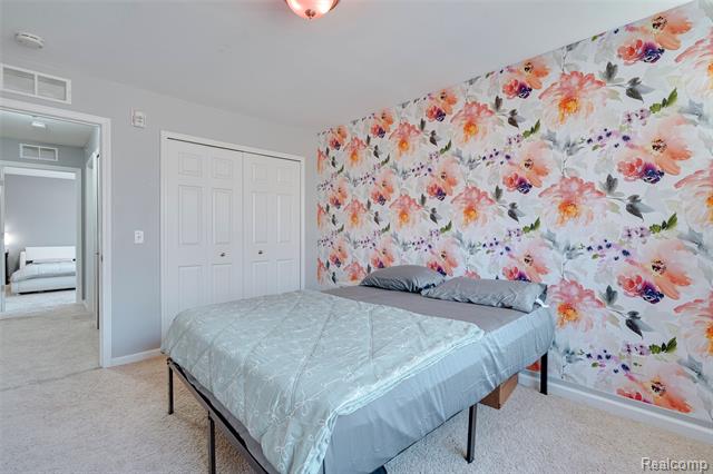 Builiding view twenty six for 11375 North Woods, Utica, MI. 48317