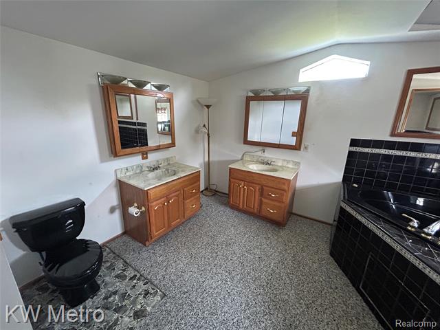 Builiding view five for 48582 E Lakeview, Utica, MI. 48317